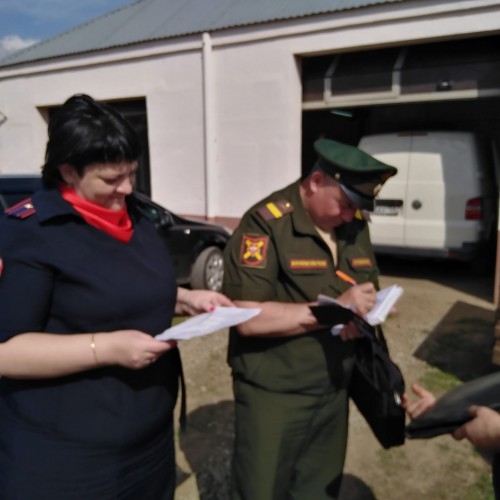 В селе Ташла начались рейды для вручения повесток мигрантам, получившим гражданство Российской Федерации.