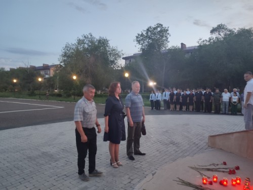 Оренбургские полицейские и общественники приняли участие в акции «Свеча памяти»
