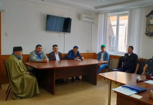 В Бугуруслане сотрудники полиции приняли участие во встрече с представителями национальных диаспор и объединений